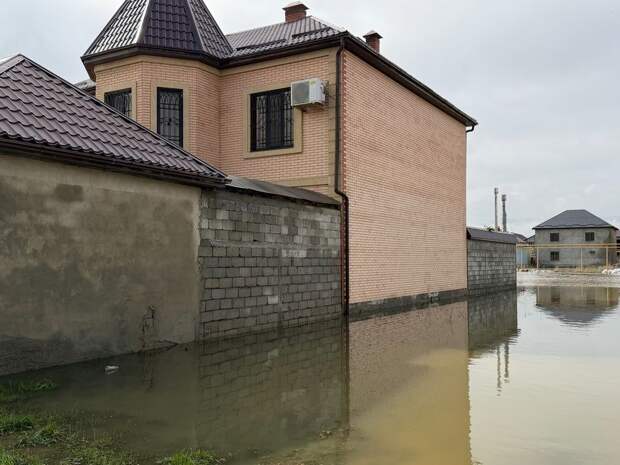 Более 800 домов и тысячи участков остаются подтопленными в Дагестане