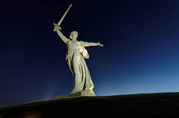 Меч Победы — триптих монументальных советских памятников