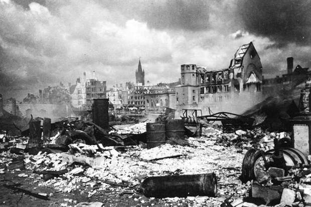 10 апреля Красная Армия вошла в практически уничтоженный город. 