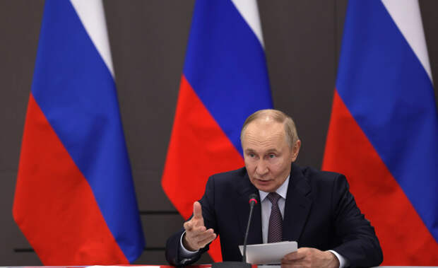 Путин подписал поручения правительству по льготной ипотеке для семей