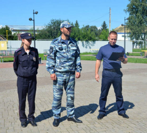 В Татарстане полицейские – чемпионы провели Зарядку в молодежном центре «Ватан» г. Бавлы