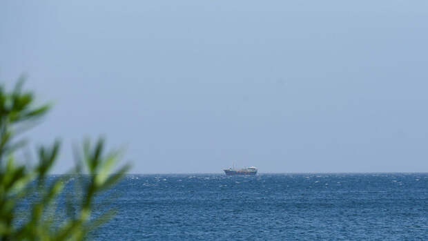 «Начинаем расчистку»: американские эсминцы прошли через Ормузский пролив