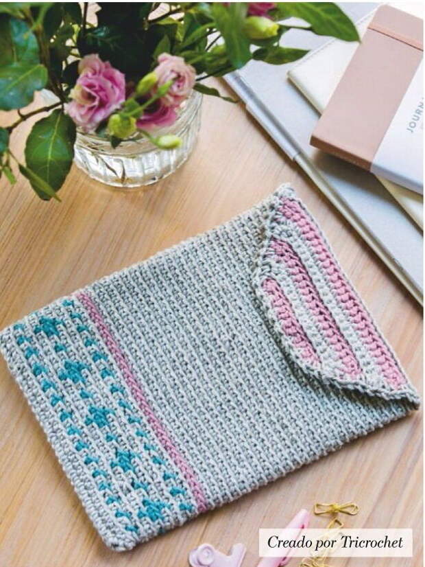 Вязаные косметички и органайзеры, созданные при помощи крючка, стали популярным и практичным аксессуаром для хранения различных предметов.-15