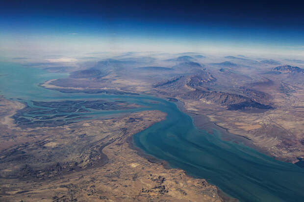 РИА: США отправили два самолета-дозаправщика в сторону Ормузского пролива