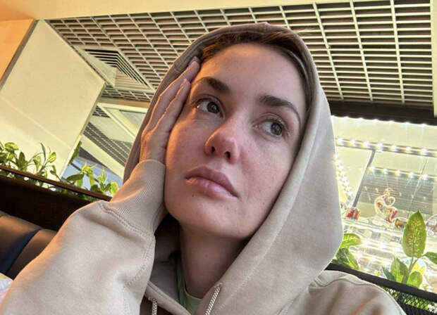 На весах «плюс 6»: Муцениеце недовольна своей фигурой после родов