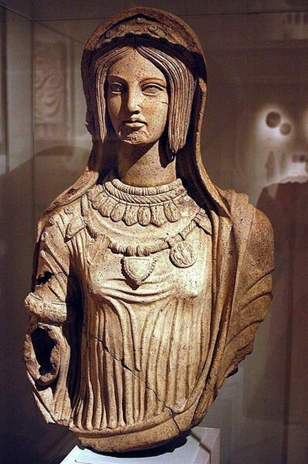Терракотовая скульптура этрусской женщины