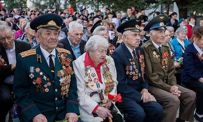 Ветеранам Великой Отечественной раздадут по 150 долларов