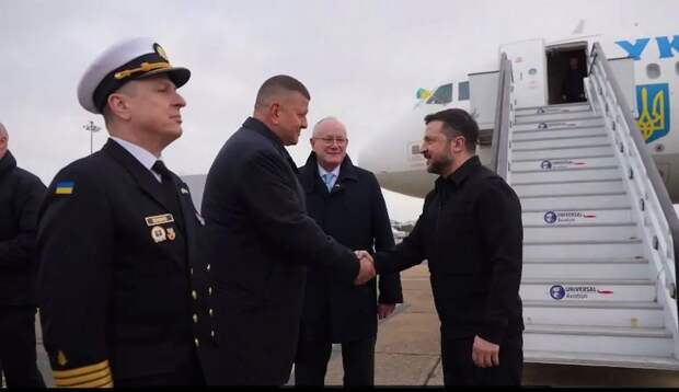 Прилетевшего в Британию Зеленского встретил только Залужный