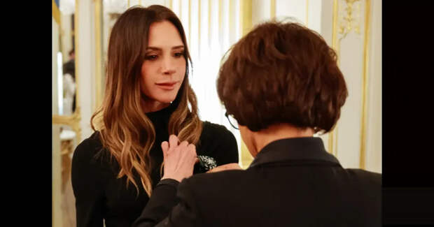 Виктории Бекхэм вручили орден Искусств и литературы на фоне драмы в семье