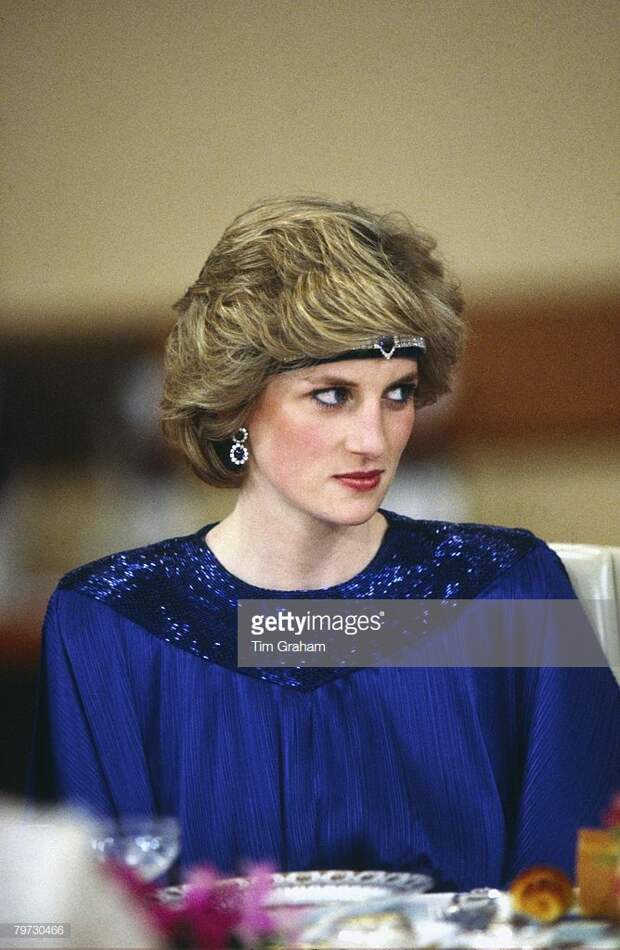 Diana, Princess of Wales at a dinner hosted by Emperor Hiroh : News Photo
