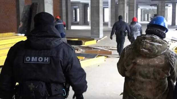 Почти все дома, построенные мигрантами, признаны некачественными