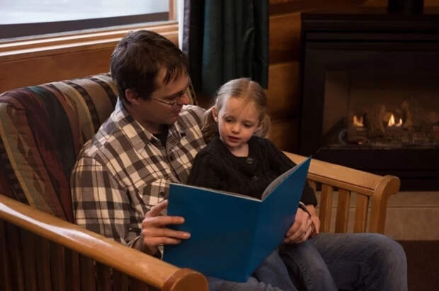 Михеичева назвала простой способ приучить ребёнка к чтению