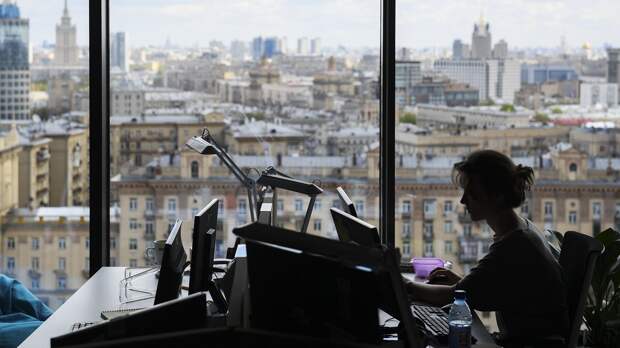 Перемены нужны, но менять работу страшно: почему стабильное кресло в компании стало золотой клеткой, из которой боятся вылететь?