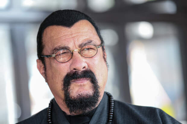 Стивен Сигал захотел избавиться от особняка на Рублевке