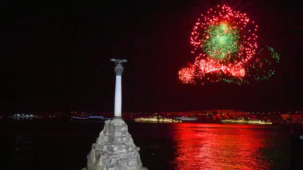 В Симферополе, Керчи и Севастополе пройдёт праздничный салют в честь 23 Февраля