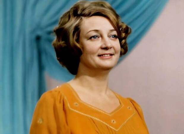 Трагедия диктора №1: как любовь к сыну сломала жизнь королевы советского эфира Анны Шиловой