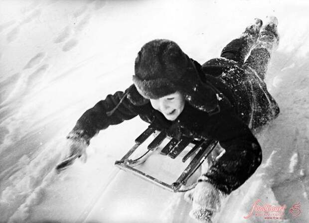 Зимние забавы советских детей