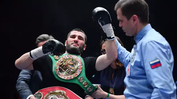 Экс-чемпион мира Лебедев прокомментировал ошибку с гимном перед боем Бетербиева