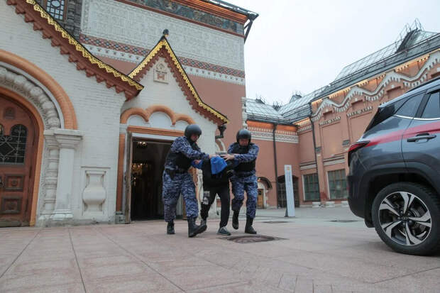 Сказка - ложь, да в ней намёк: Комедия Эльдара Рязанова "предсказала" настоящее преступление