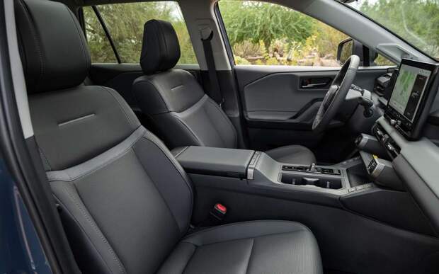 Toyota отказалась от выпуска электрической версии RAV4: в чем причина решения?