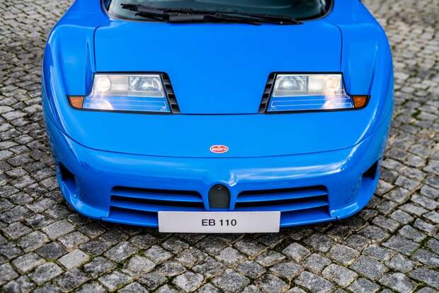 Редкий и легендарный Bugatti EB110 GT 1996 года