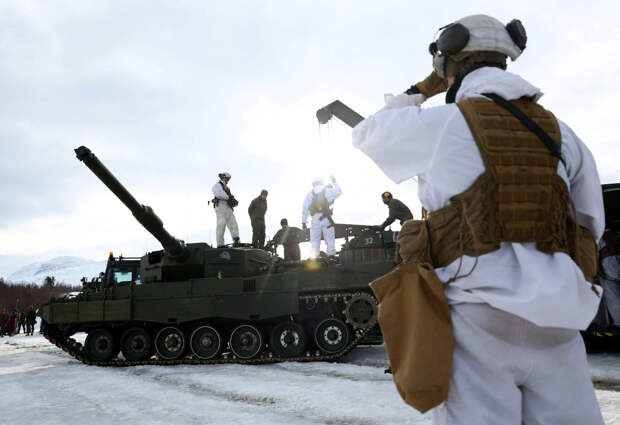 НАТО отозвало технику с учений близ границ России