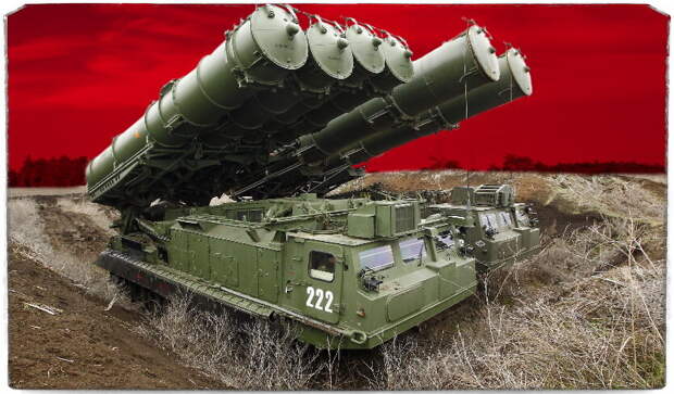 Источник: РГ/Владимир Аносов. На фото сразу две пусковых С-300В4, что сразу выделяет комплекс - одна под лёгкие, а вторая под тяжёлые ЗУР.
