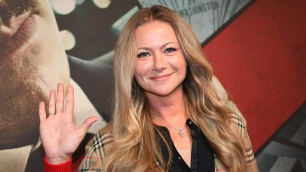 «Слишком рано, потом слишком поздно»: Мария Миронова о рождении сына в 45, разнице в 27 лет со старшим и тайне фамилии