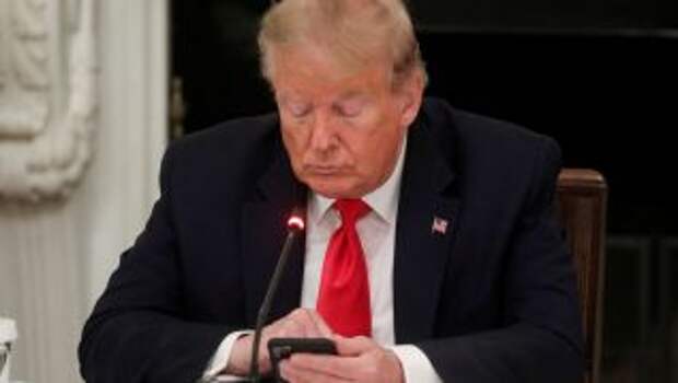 Несколько подростков с автоматом проникли в резиденцию Трампа