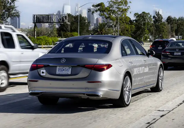 Mercedes-Benz готов отвечать за аварии с участием своего автопилота