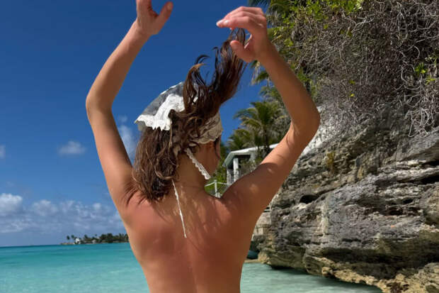 Экс-возлюбленная актера Данилы Козловского показала себя топлес