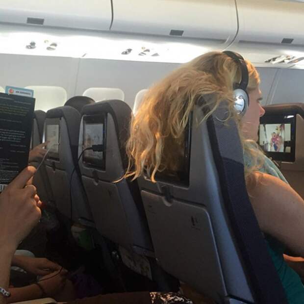 30 доказательств того, что на борту самолета может случиться все что угодно