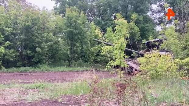 Экипажи танков Т-90А уничтожили замаскированные блиндажи ВСУ