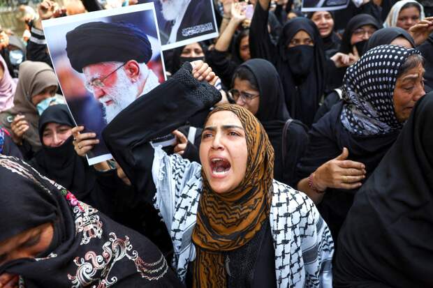 «Убит руками самых злобных преступников в мире». Погиб верховный лидер Ирана Али Хаменеи. Как на это отреагировали в мире?