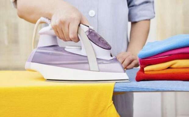 10 ошибок, которые большинство совершают во время глажки одежды