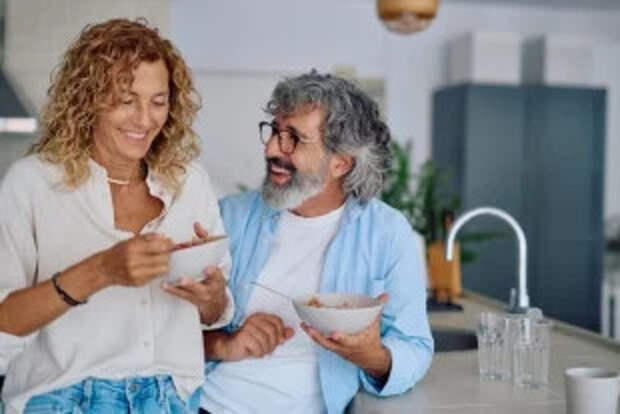 Ешь вкусно — живи до ста. Врач Данилов перечислил продукты для долголетия