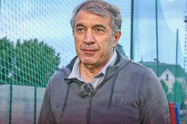 «Рубин» разорвал контракт с главным тренером Рахимовым