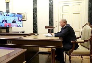 В ходе совещания о ситуации в банковской сфере.