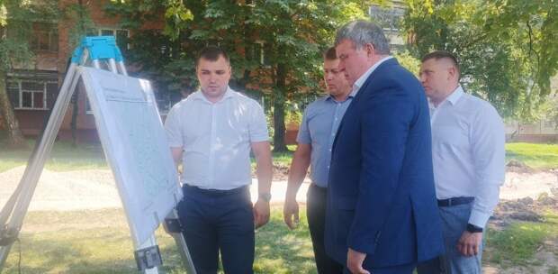 Илья Беспалов проинспектировал работы по ремонту и модернизации улицы Кирова