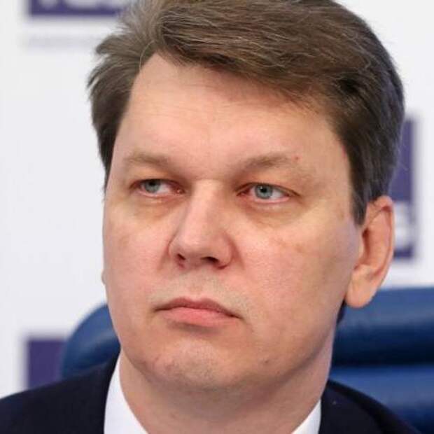 Распоряжение правительства опубликовано на официальном портале правовых актов. Павел Пугачев занял пост в Минздраве России в 2020 году и отвечал за цифровизацию в здравоохранении. Павел Пугачев По сообщениям СМИ, новым заместителем министра станет Вадим Ваньков, ранее возглавлявший в ведомстве Департамент цифрового развития и информационных технологий.