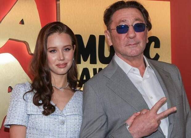 Григорий Лепс намерен избавиться от двух особняков ради Кибы