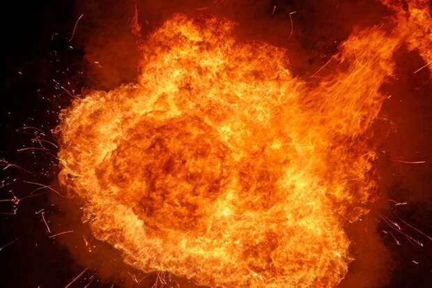 Вместо пункта дислокации ВСУ в Херсоне — дымящаяся воронка