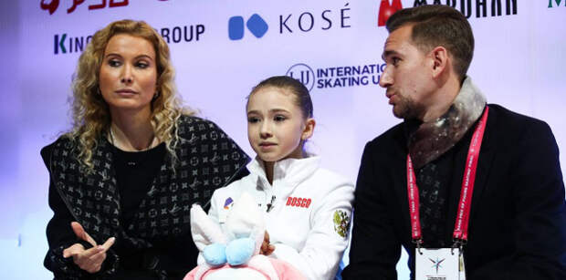 Камила Валиева с Этери Тутберидзе и Даниилом Глейхенгаузом
