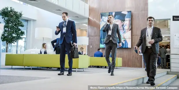 Собянин объявил о реализации комплекса мер по поддержке малого и среднего бизнеса. Фото: Е. Самарин mos.ru
