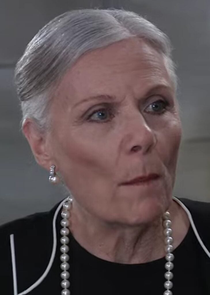 Jane Elliot as Tracy on General Hospital
