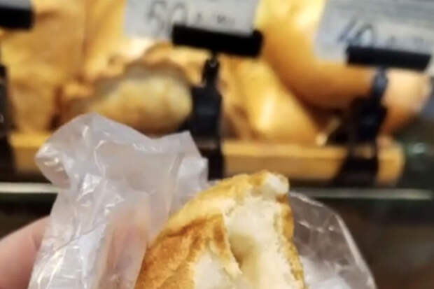 В Приморье мужчина обнаружил таракана в пирожке из пекарни