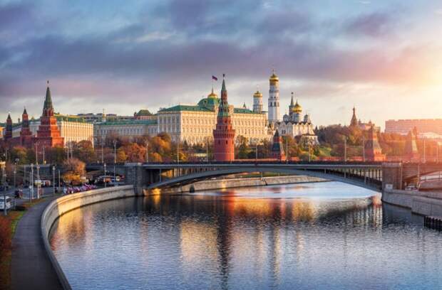 Киевская радиостанция пустила в эфир песню о величии России Киевская радиостанция пустила в эфир песню о величии России