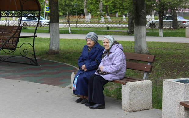 В России появятся телефоны доверия для пожилых людей