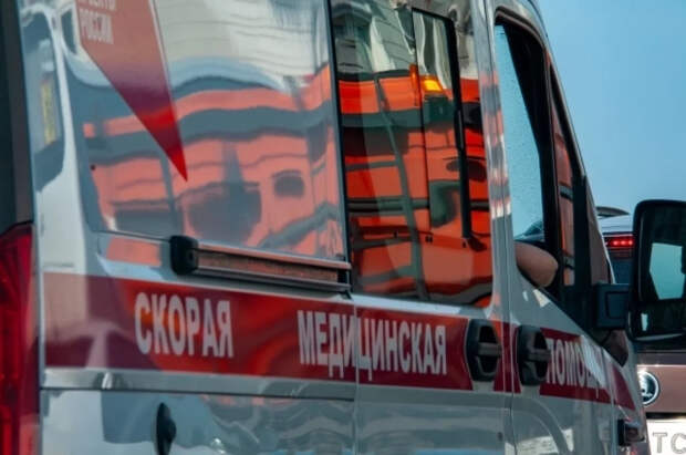 Во Владивостоке подросток попал в реанимацию после ДТП на переходе