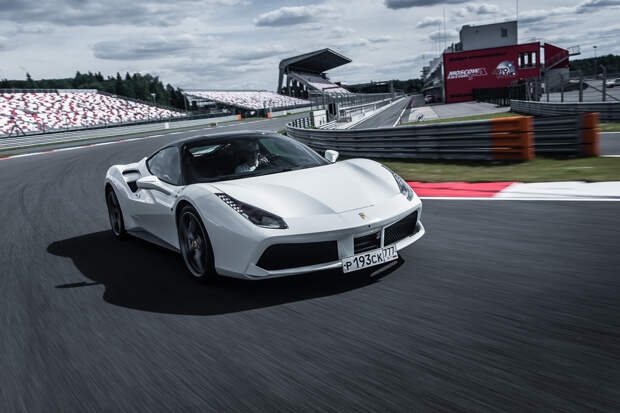 Тест-драйв турбо-Ferrari прошлого и настоящего. Часть I: Ferrari 488 GTB. Фото 7